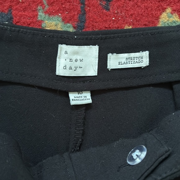 a new day Shorts - Picture 3 of 4